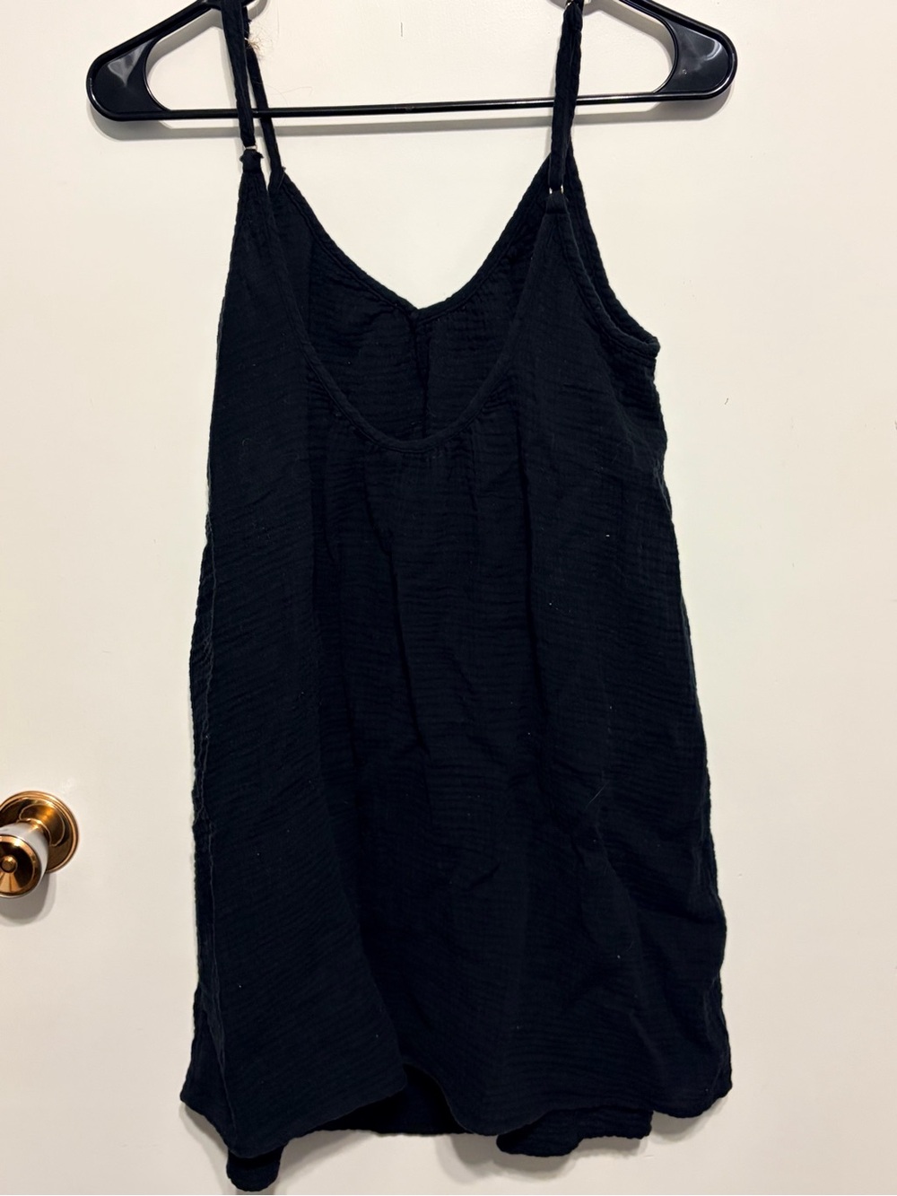 Shade & Shore Black Textured V-Neck Spaghetti Strap Camisole
